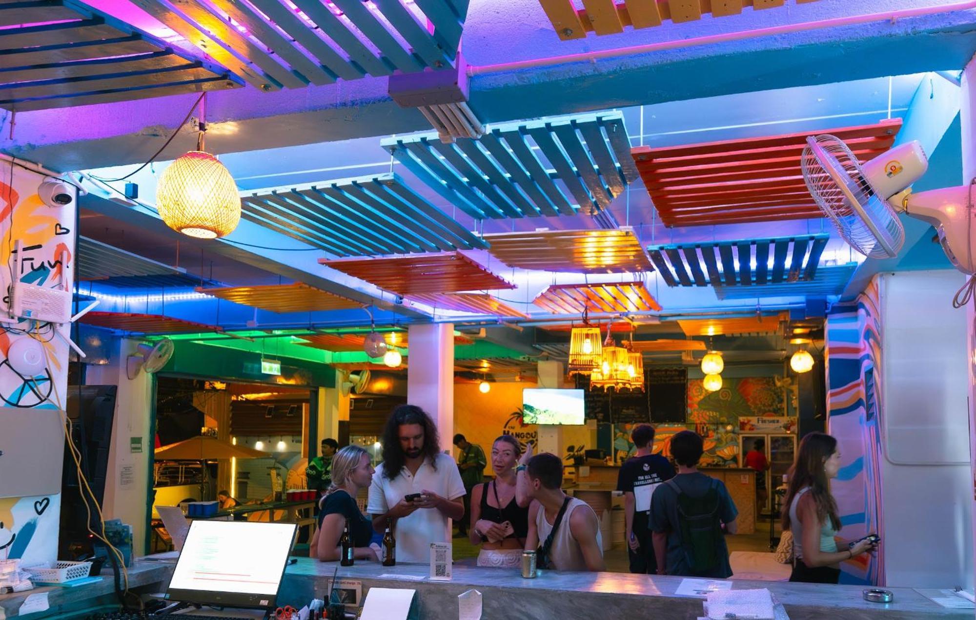 The Hangout Hostel Ao Nang Esterno foto